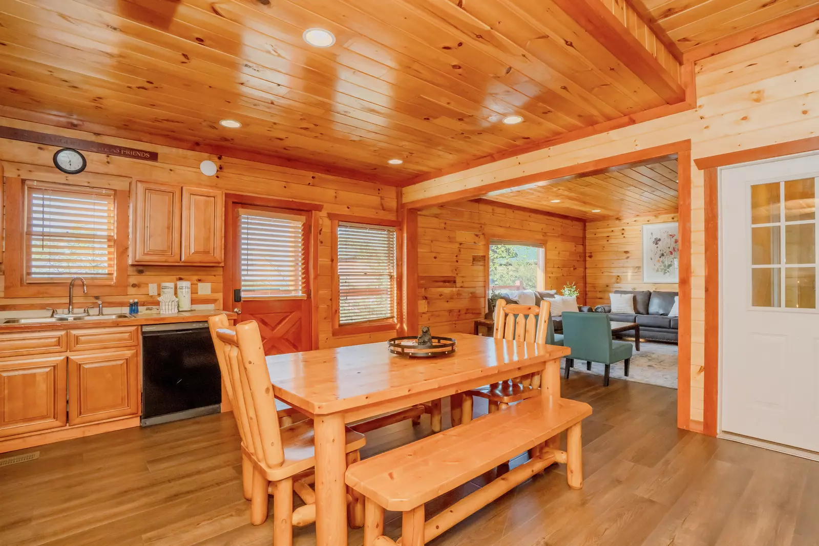 Amazing Adventure Lodge