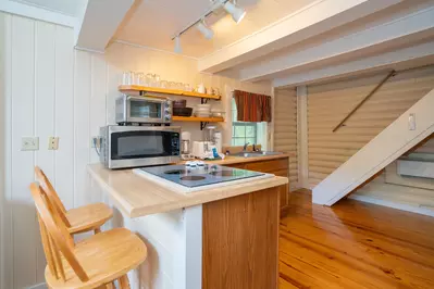 Keaton's Knotty Hideaway