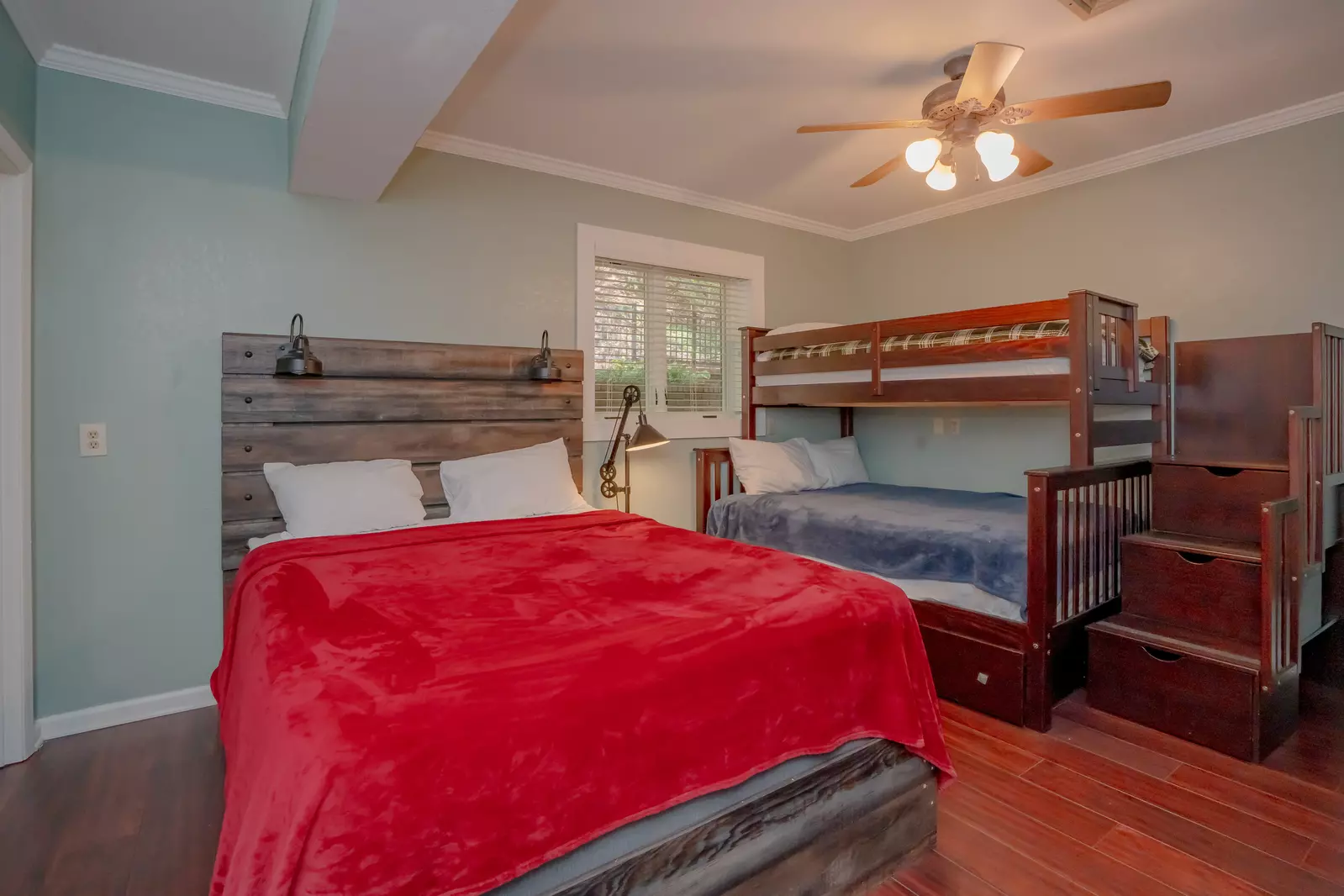 The Manor @ Smoky Mountains Estate