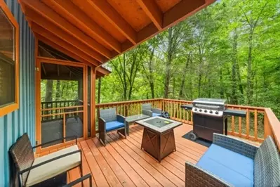 Dogwood Hideaway