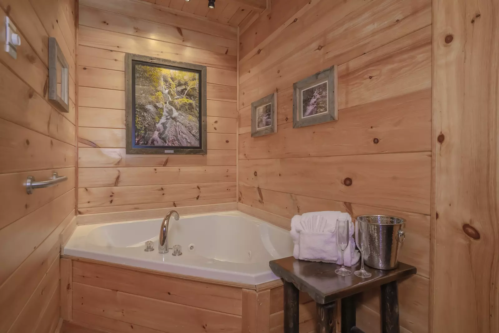 Forest View Hideaway
