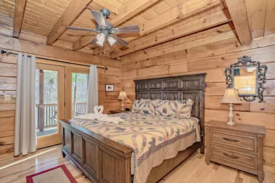 Cozy Bear Lodge