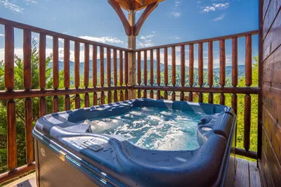 Gatlinburg Vacation Rental with hot tub