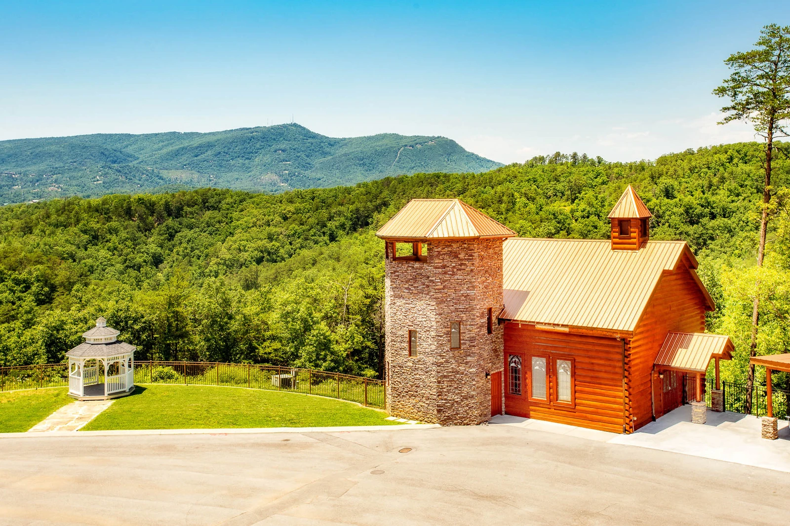 Amazing Adventure Lodge