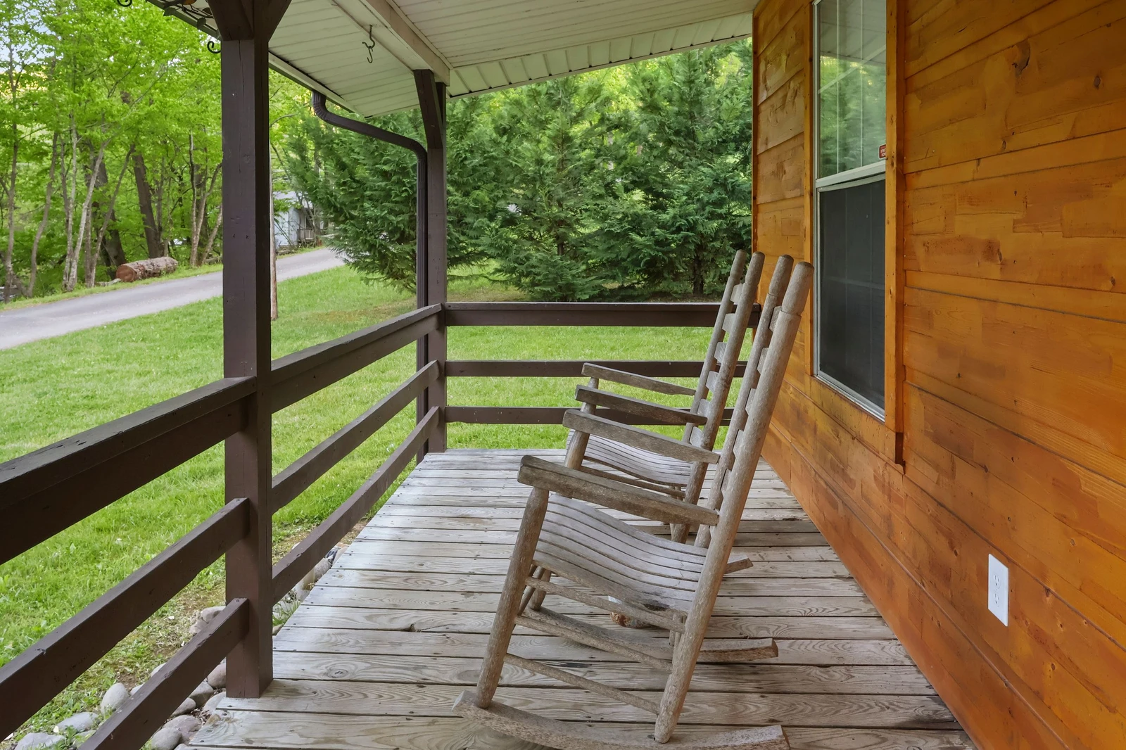 Quaint Cabin on Cosby Creek