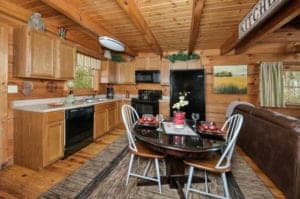 1 bedroom cabin with full kitchen