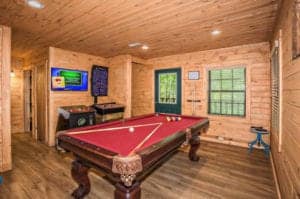 3 bedroom cabin game room