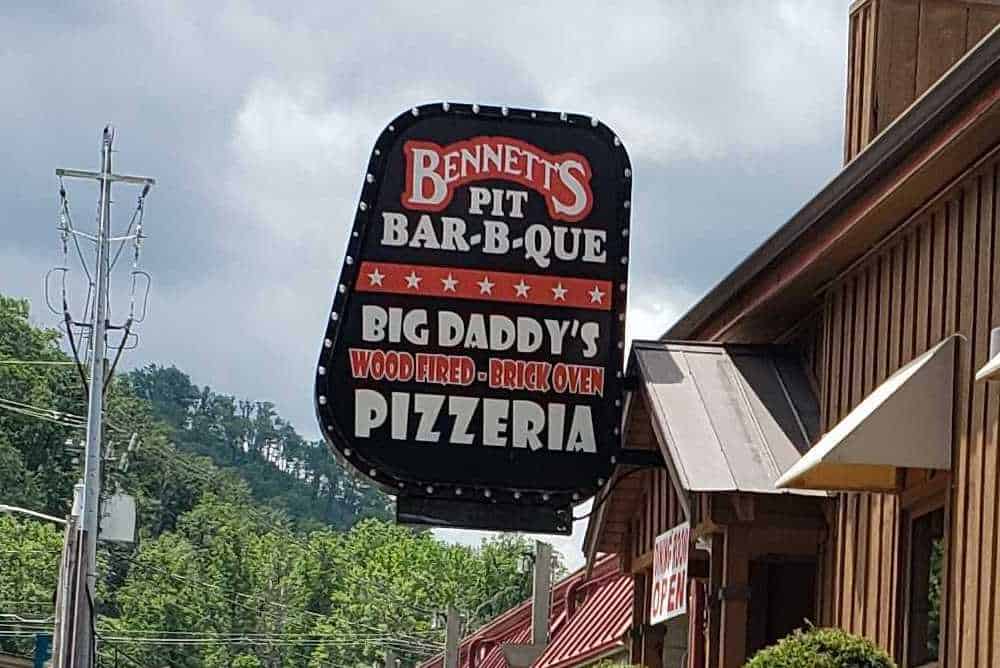 big daddy's pizzeria sign